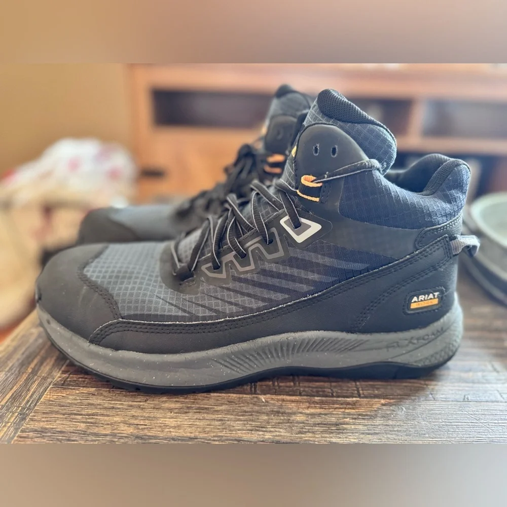 Ariat Outpace Shift Mid Composite Toe Work Shoe Size 11.5